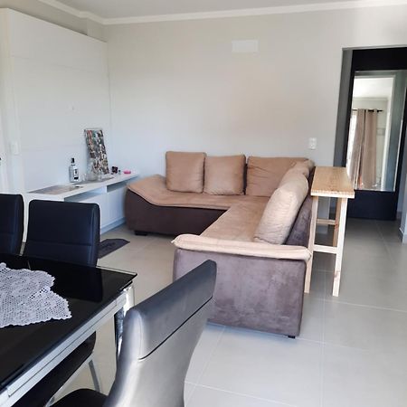Agradavel Apartamento Em Bairro Silencioso... 캄보리우 외부 사진