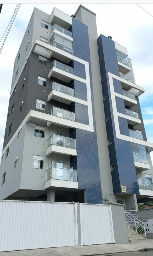 Agradavel Apartamento Em Bairro Silencioso... 캄보리우 외부 사진