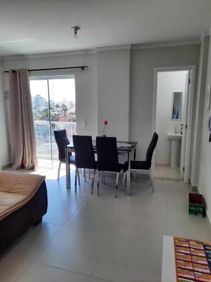Agradavel Apartamento Em Bairro Silencioso... 캄보리우 외부 사진