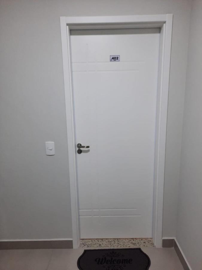 Agradavel Apartamento Em Bairro Silencioso... 캄보리우 외부 사진